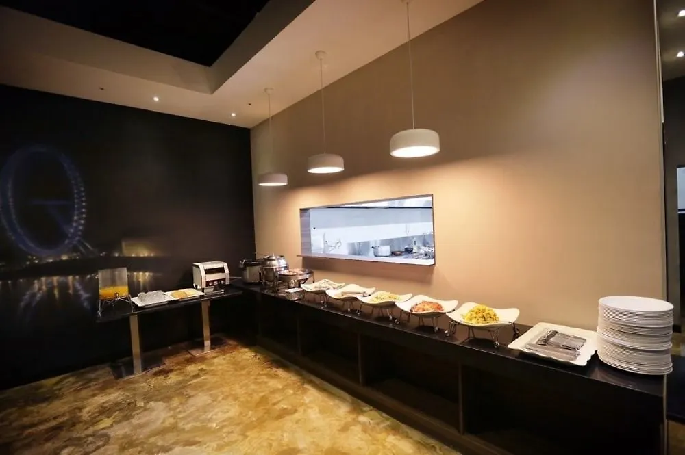 Iwell Hotel Τζέτζου 3*,
